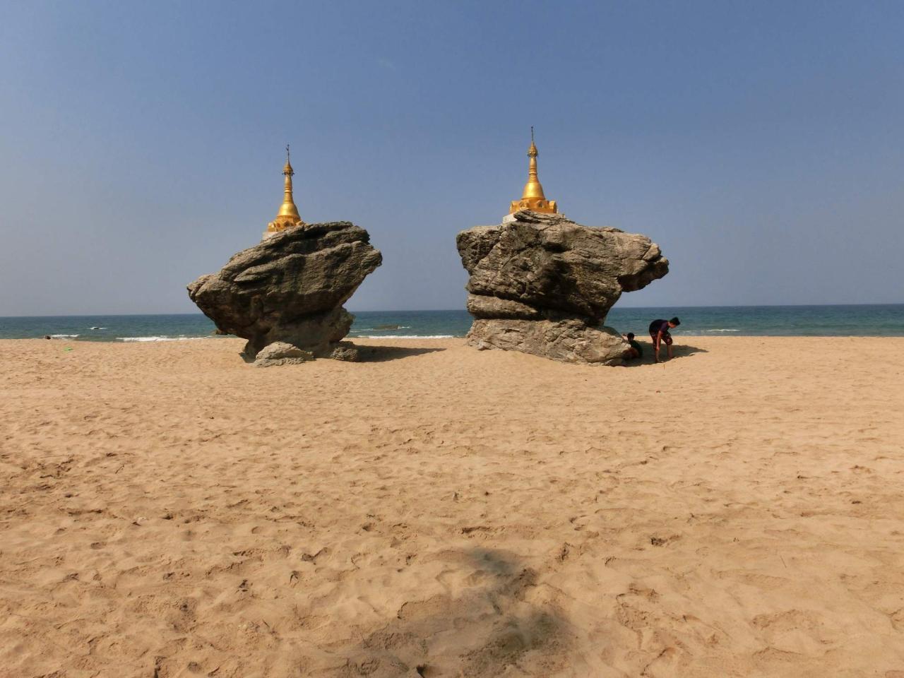 Pantai batu saung