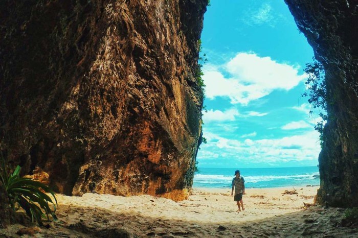 Pantai sawarna paket tanjung sukabumi layar murah