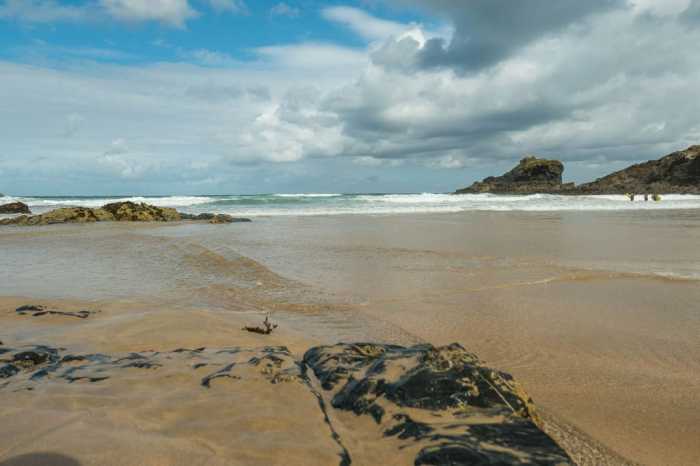 Pantai terdekat