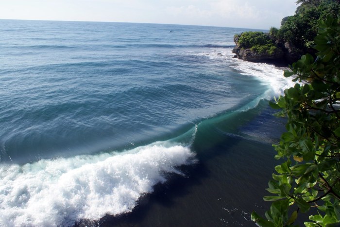 Batu karas pangandaran wisata ciamis barat jawa