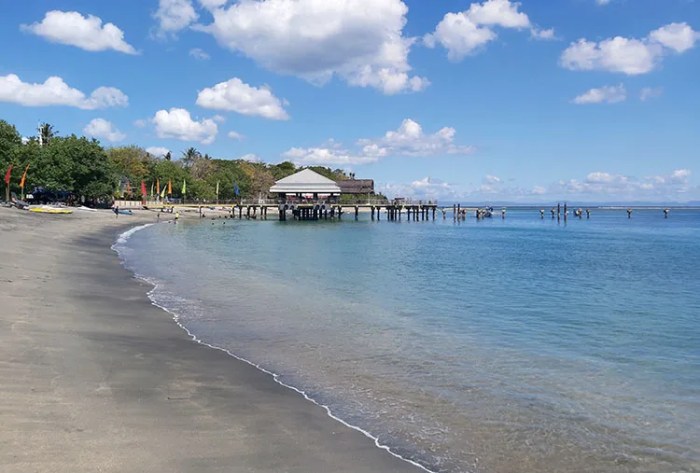 Senggigi lombok nasi hungry coconuts balap selling