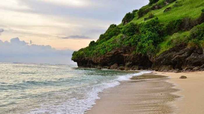 Payung beach gunung bali quiet saturday