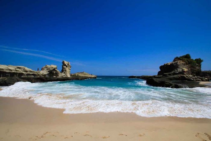 Pacitan pantai klayar tempatwisataunik timur bagus belum donorojo desa modernisasi ombak sendang tinggi kecamatan daya terletak disentuh pikat