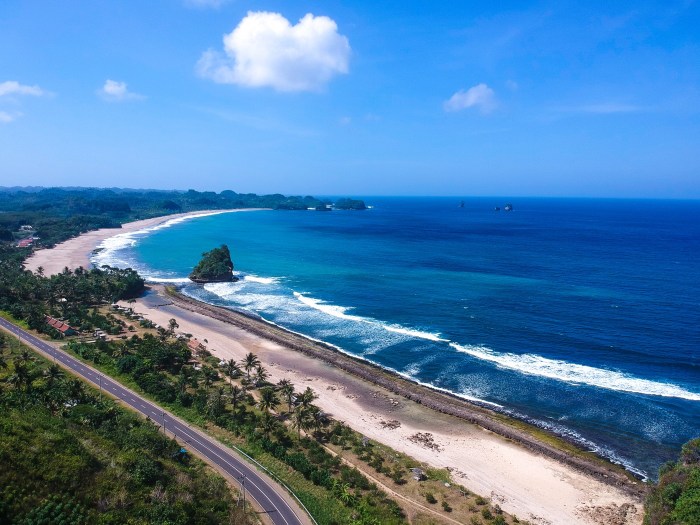 Pantai parang dowo