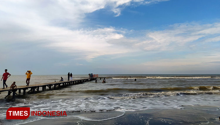 Pantai tiris indramayu