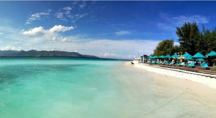 Pantai biru makassar