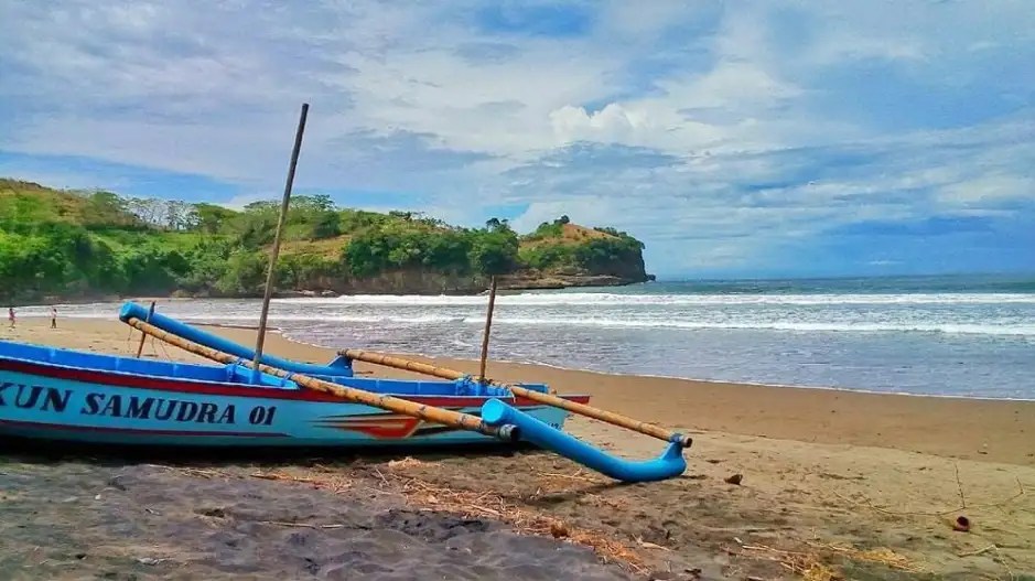 Pantai di blitar