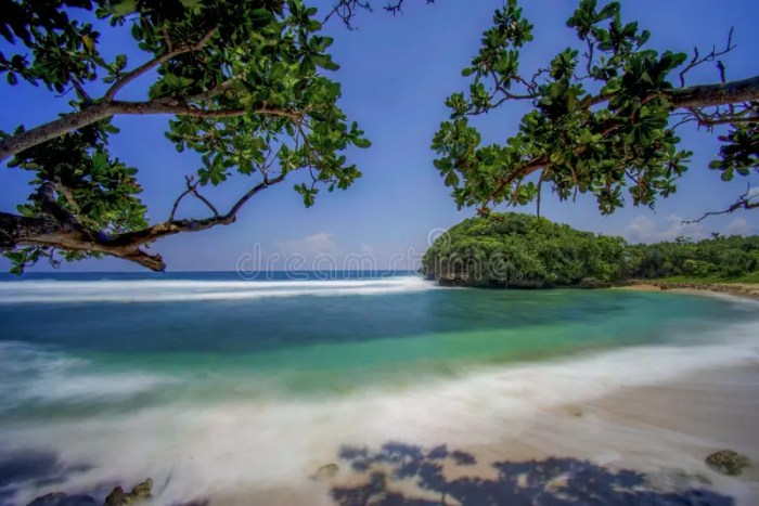 Pantai kondang merak