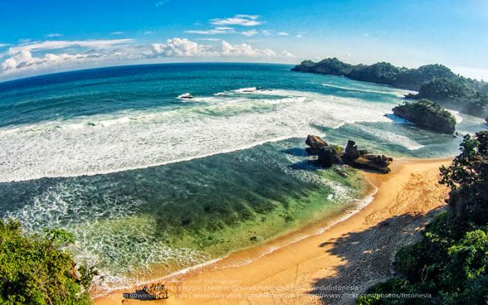 Pantai kondang merak