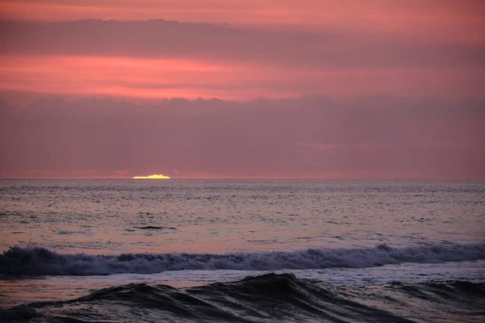 Pantai kuwaru