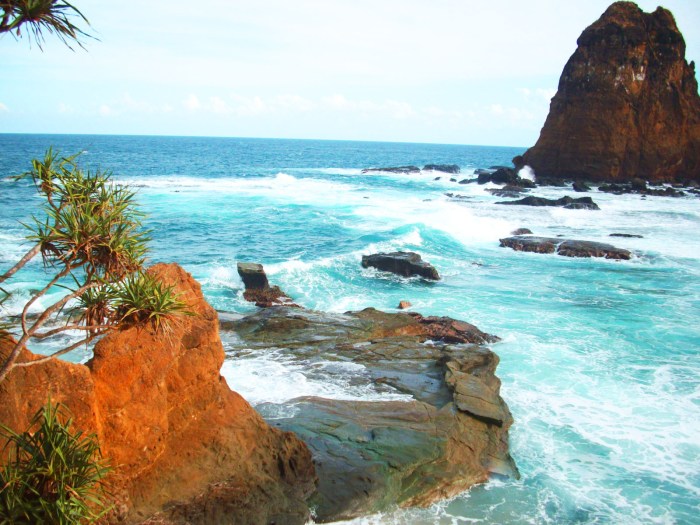 Beach indonesia jember pantai beyond java ulo watu