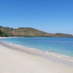 Pantai senggigi lombok pulau malimbu pemandangan alam keindahan cantik bukti tanah resolusi jernih pasir jadi kebiruan hamparan bertemu kuta nipah