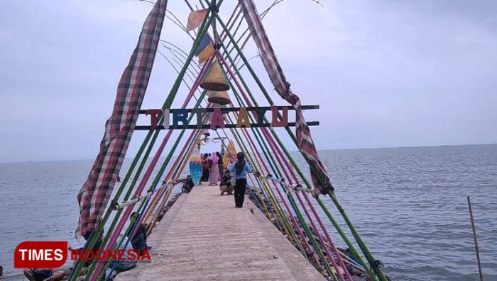 Pantai tirta ayu