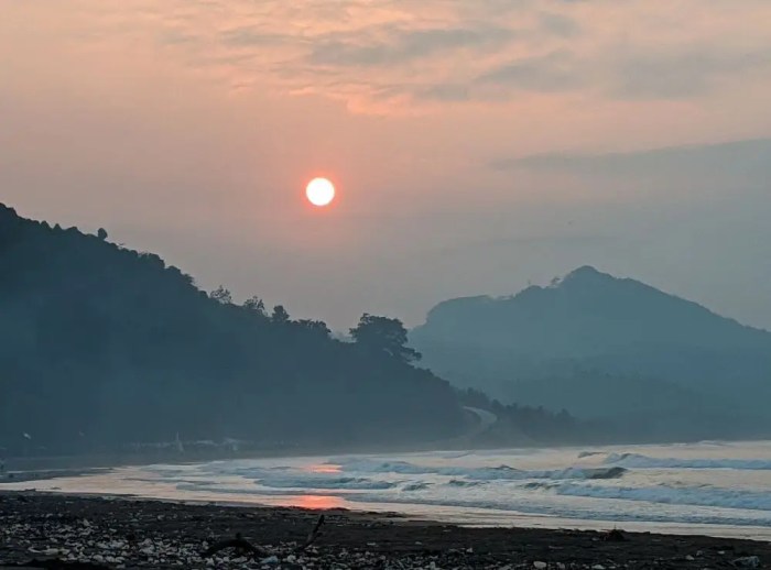 Pantai tulungagung sanggar keren satu salah liburmulu