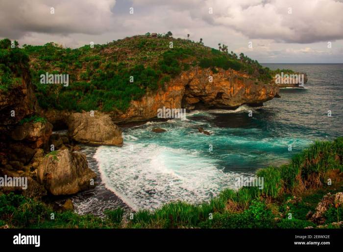 Pantai midodaren