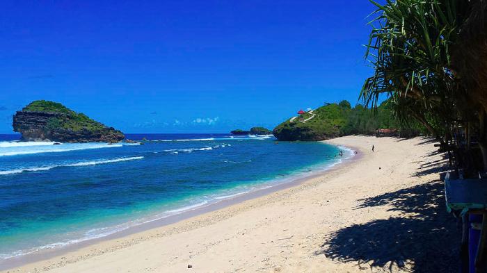 Pantai watu karung